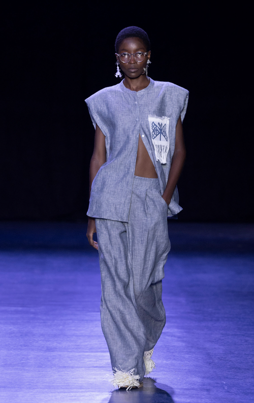 VIVIENNE TAM パープル シアー 半袖トップス＆スリットスカート VIVIENNE TAM REVEALS THE ALLURE OF HAINAN IN SS25 COLLECTION